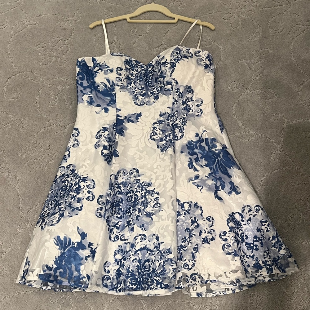 Mini dress